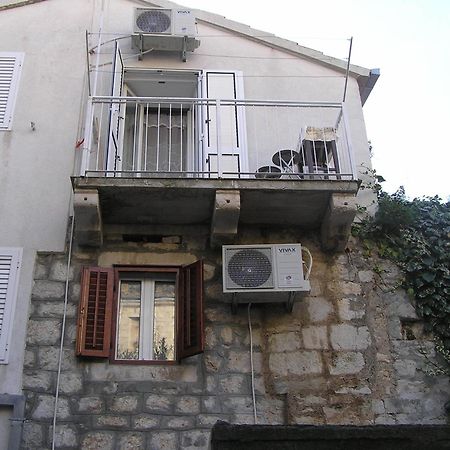 Apartment And Rooms Lucica Komiza Exterior photo