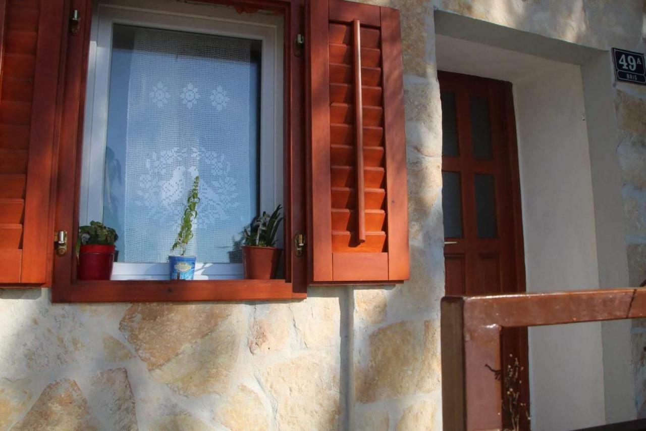 Apartment And Rooms Lucica Komiza Exterior photo